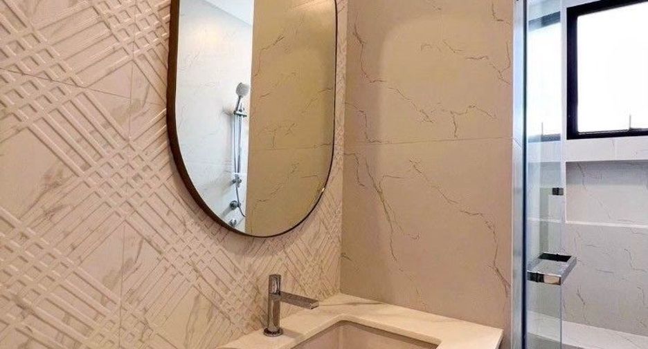 Haus zur Miete und zum Kauf mit 4 Zimmer in Saphan Sung, Bangkok