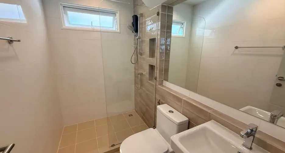 Haus zur Miete mit 4 Zimmer in Mueang Phuket, Phuket