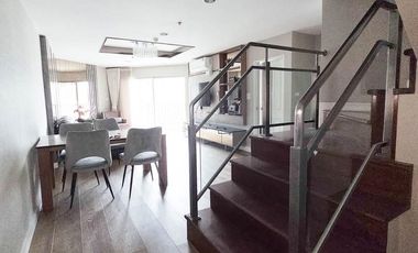 For rent 3 bedrooms condo in Huai Khwang, Bangkok