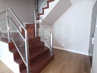 Wohnung zur Miete mit 3 Zimmer in Huai Khwang, Bangkok