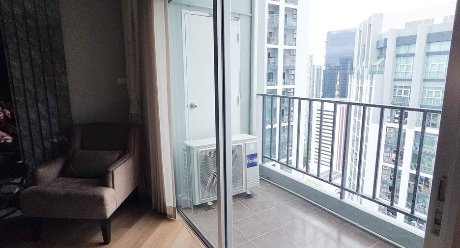 For rent 3 bedrooms condo in Huai Khwang, Bangkok