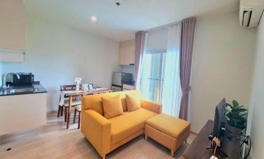 Condo en alquiler de 2 habitaciones en Huai Khwang, Bangkok