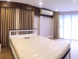 For rent 3 bedrooms townhouse in Watthana, Bangkok
