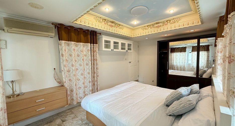 For sale and for rent 5 bedrooms house in Mueang Chiang Mai, Chiang Mai