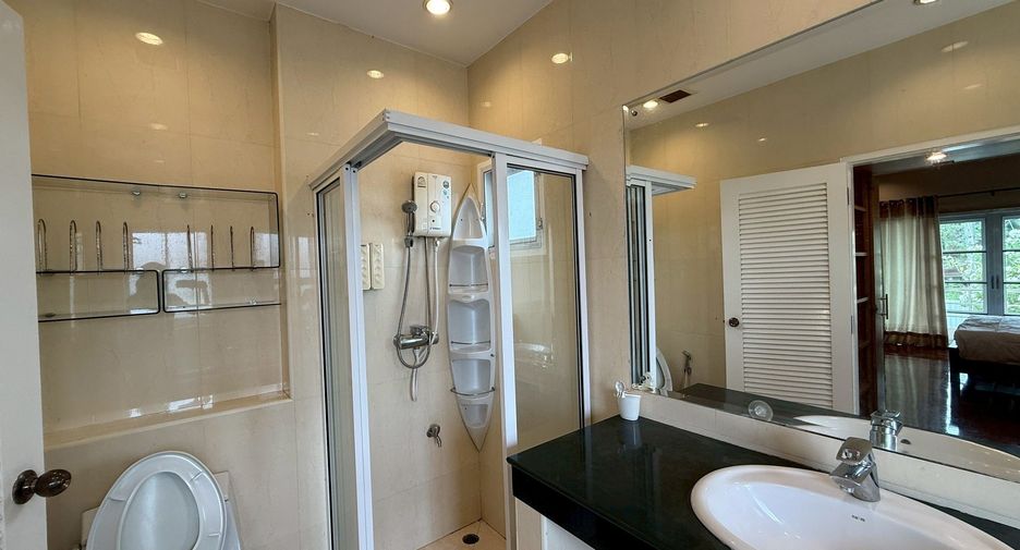 For sale and for rent 5 bedrooms house in Mueang Chiang Mai, Chiang Mai
