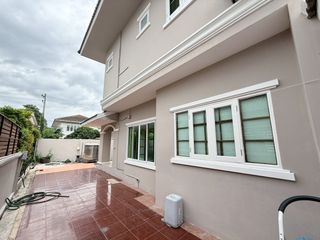 For sale and for rent 5 bedrooms house in Mueang Chiang Mai, Chiang Mai
