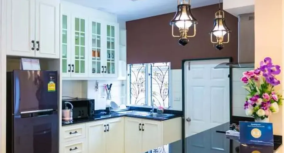 For sale and for rent 5 bedrooms house in Mueang Chiang Mai, Chiang Mai