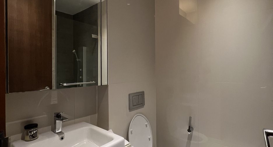 À vendre 2 chambres condo à Khlong Toei, Bangkok
