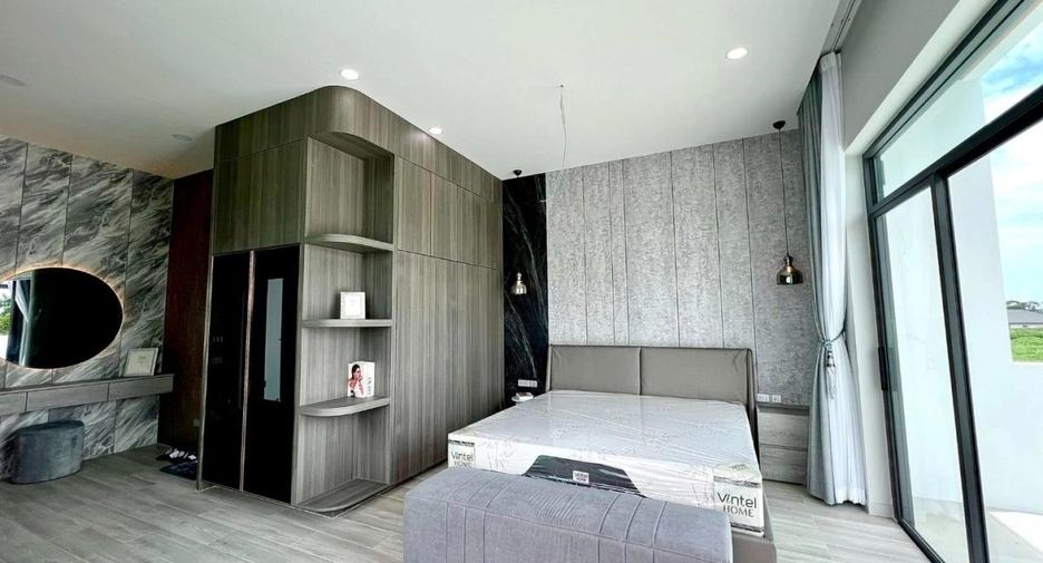 Casa en venta de 4 habitaciones en Bang Lamung, Chonburi
