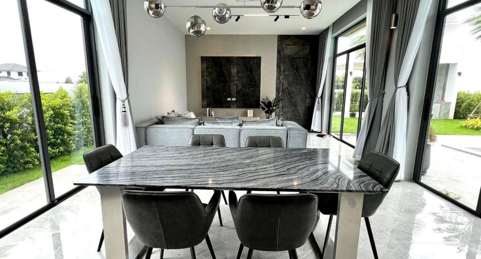 Casa en venta de 4 habitaciones en Bang Lamung, Chonburi