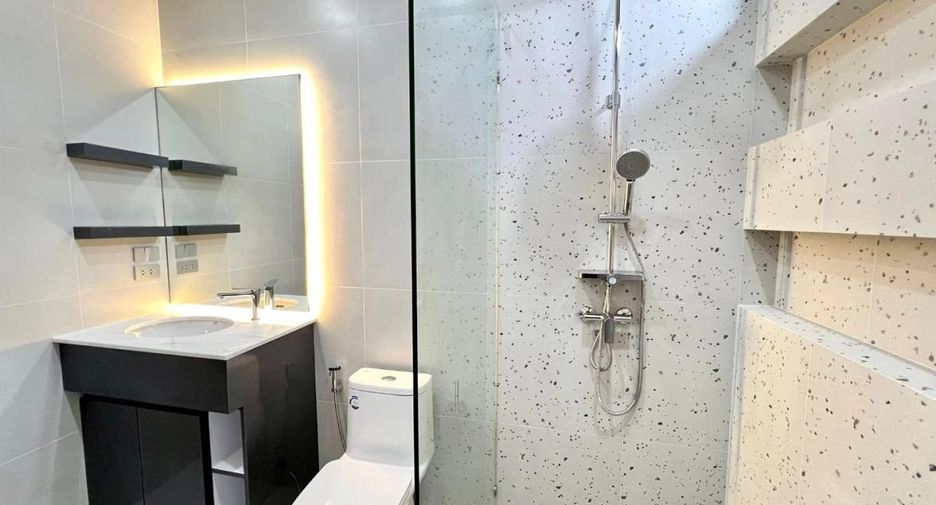 Casa en venta de 4 habitaciones en Bang Lamung, Chonburi