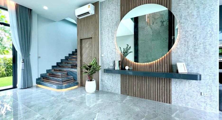 Casa en venta de 4 habitaciones en Bang Lamung, Chonburi