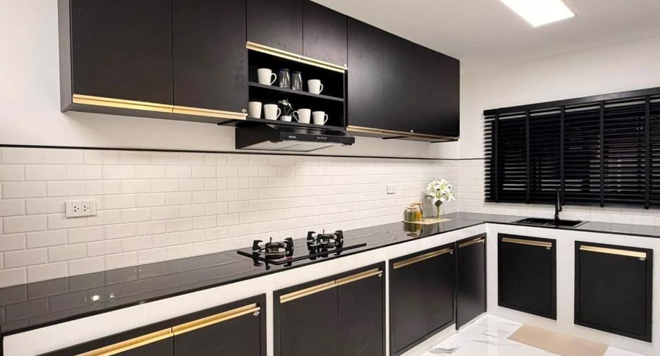 Haus zum Kauf mit 3 Zimmer in Bang Lamung, Chonburi