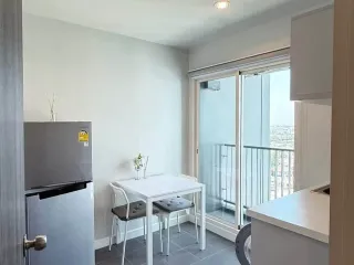 Condo en alquiler de 1 habitaciones en Thon Buri, Bangkok