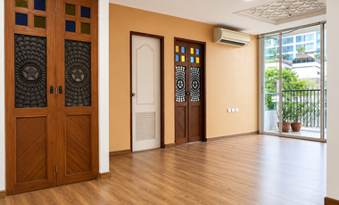 For sale 2 bedrooms condo in Sathon, Bangkok