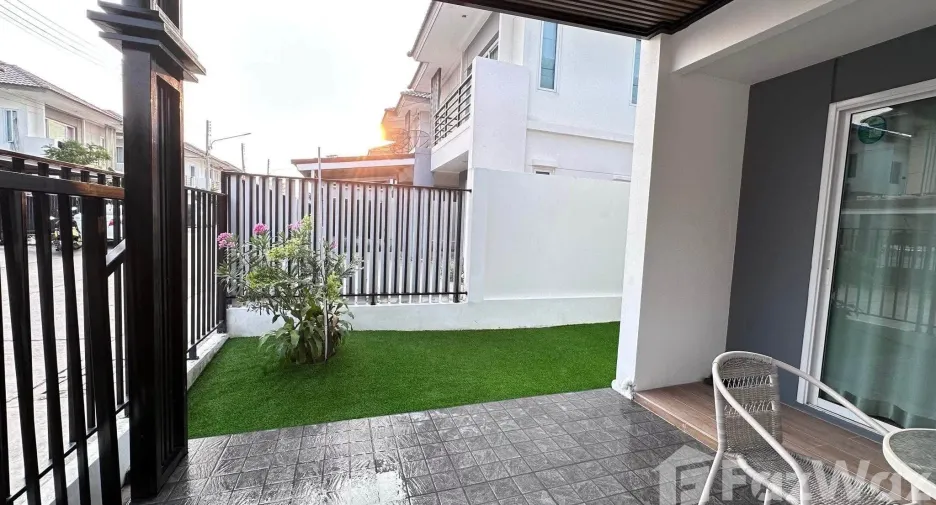 Haus zur Miete mit 3 Zimmer in Bang Lamung, Chonburi