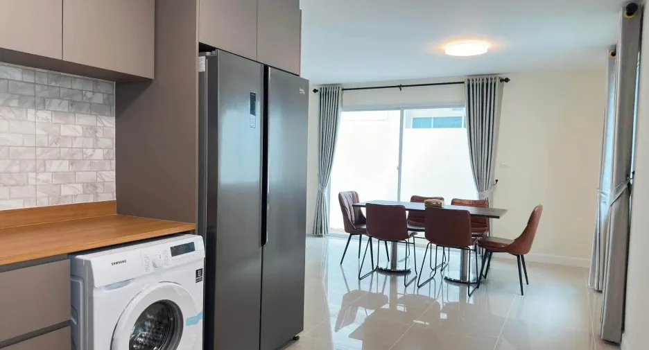 Haus zur Miete mit 3 Zimmer in Bang Lamung, Chonburi