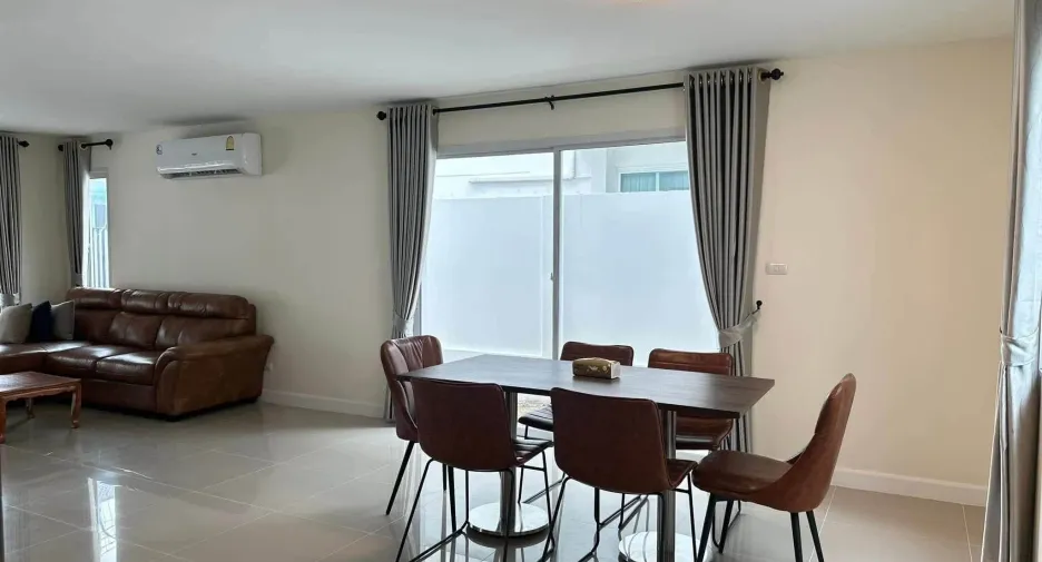 Haus zur Miete mit 3 Zimmer in Bang Lamung, Chonburi