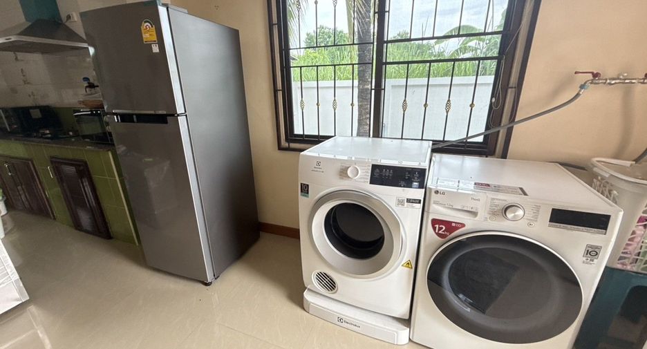 For rent 4 bedrooms villa in Hang Dong, Chiang Mai