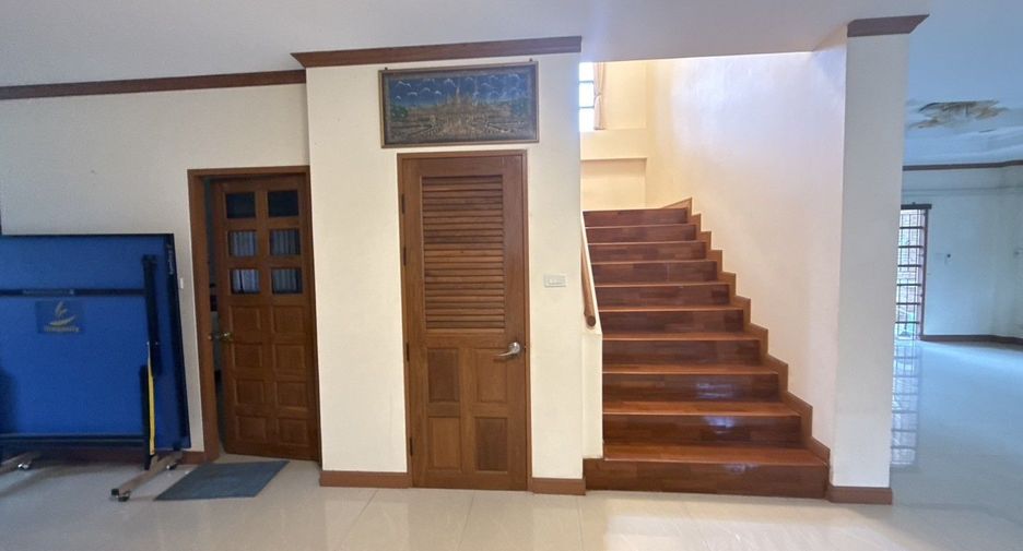 For rent 4 bedrooms villa in Hang Dong, Chiang Mai
