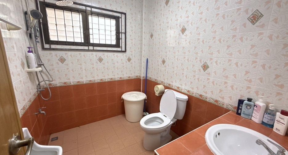 For rent 4 bedrooms villa in Hang Dong, Chiang Mai