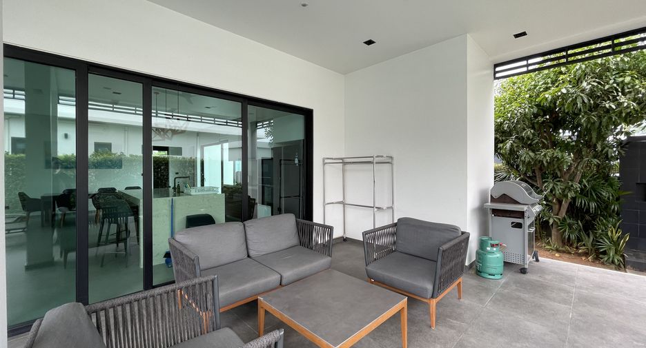 For rent 4 bedrooms villa in Hua Hin, Prachuap Khiri Khan