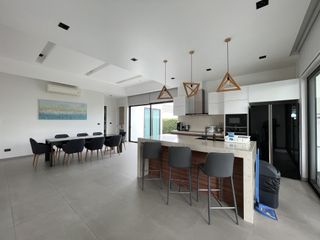 For rent 4 bedrooms villa in Hua Hin, Prachuap Khiri Khan