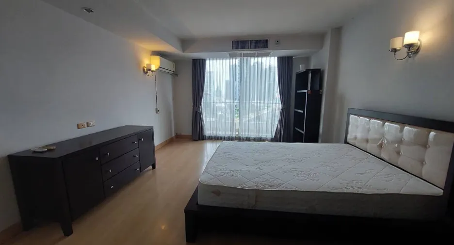 À louer 3 chambres condo à Chatuchak, Bangkok