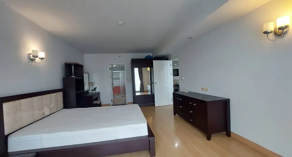 À louer 3 chambres condo à Chatuchak, Bangkok