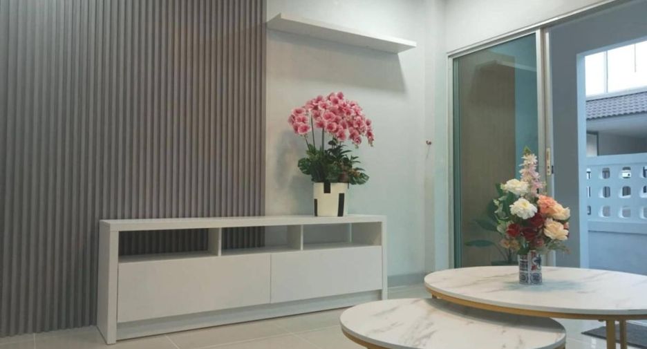 Haus zum Kauf mit 5 Zimmer in Bang Lamung, Chonburi