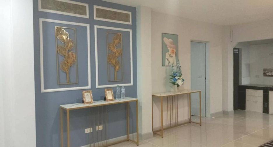 Haus zum Kauf mit 5 Zimmer in Bang Lamung, Chonburi