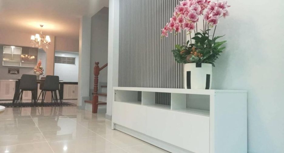 Haus zum Kauf mit 5 Zimmer in Bang Lamung, Chonburi