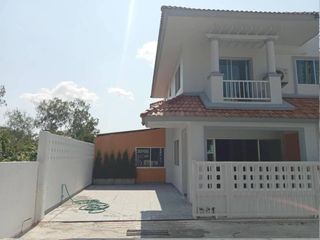 Casa en venta de 5 habitaciones en Bang Lamung, Chonburi