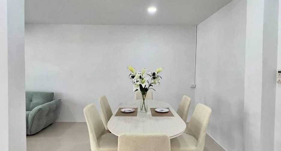 Haus zum Kauf mit 4 Zimmer in Khlong Sam Wa, Bangkok