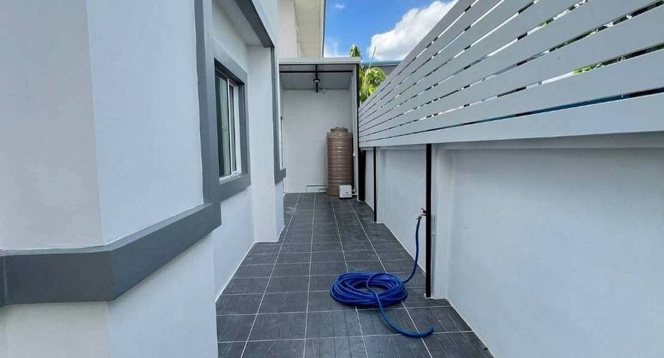 Haus zum Kauf mit 4 Zimmer in Khlong Sam Wa, Bangkok