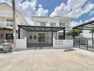 Haus zum Kauf mit 4 Zimmer in Khlong Sam Wa, Bangkok