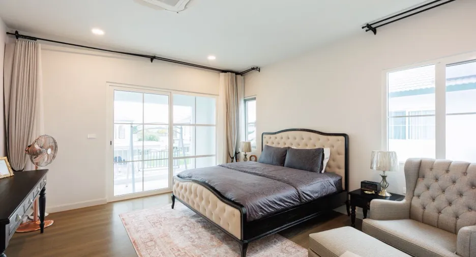 For rent 5 bedrooms house in Mueang Chiang Mai, Chiang Mai