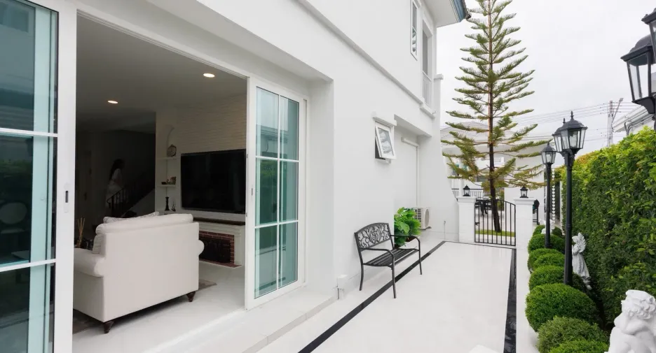 For rent 5 bedrooms house in Mueang Chiang Mai, Chiang Mai