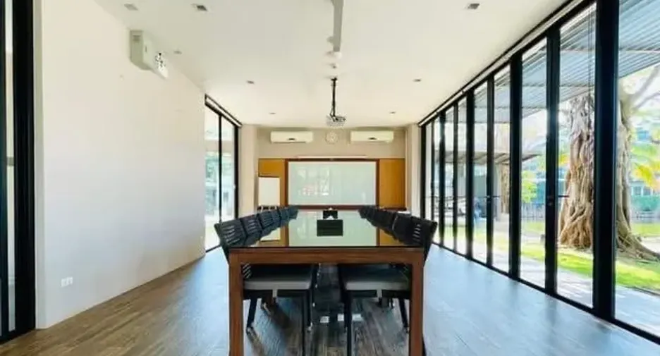 For rent 5 bedrooms house in Mueang Chiang Mai, Chiang Mai