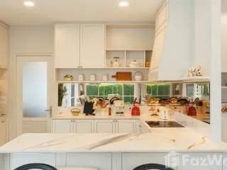 For rent 5 bedrooms house in Mueang Chiang Mai, Chiang Mai
