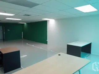 Büro zur Miete in Huai Khwang, Bangkok