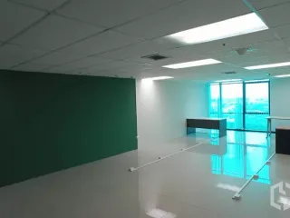 Büro zur Miete in Huai Khwang, Bangkok