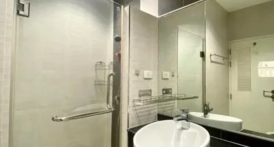 For rent そして for sale 2 ベッドルーム condo in Bang Kapi, Bangkok