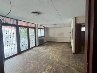 Haus zur Miete und zum Kauf mit 5 Zimmer in Watthana, Bangkok