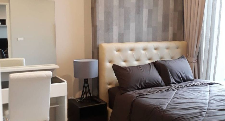 For sale 3 bedrooms condo in Watthana, Bangkok