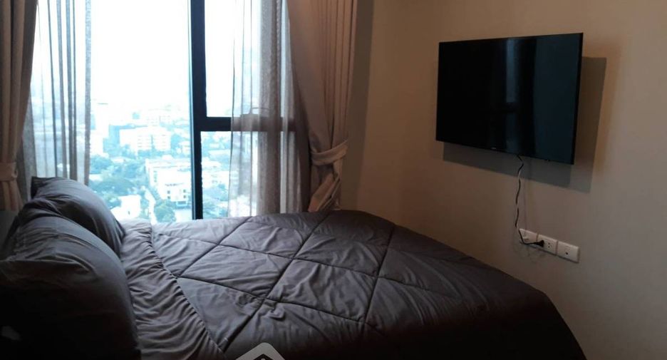 For sale 3 bedrooms condo in Watthana, Bangkok