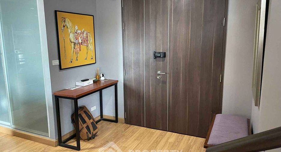 À vendre 4 chambres condo à Watthana, Bangkok