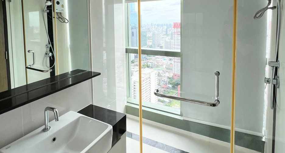 À louer et à vendre 3 chambres condo à Pathum Wan, Bangkok