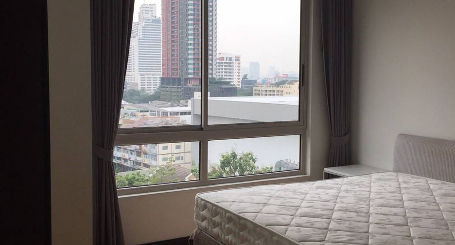 For rent 2 bedrooms condo in Yan Nawa, Bangkok