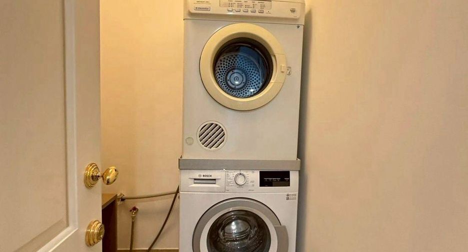 For rent 2 bedrooms condo in Pathum Wan, Bangkok
